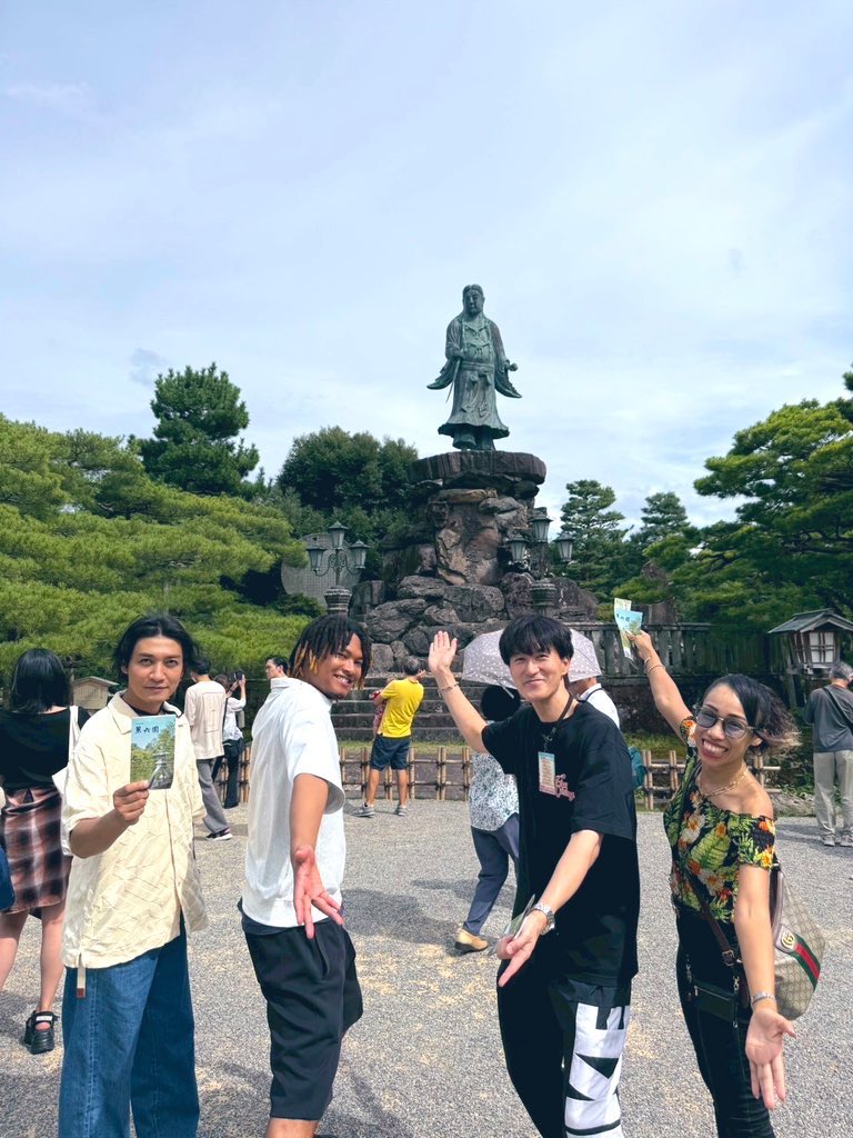 Angelinangerina's tweet image. チャンミンツアーin金沢

ヤマトタケルとパシャリ

たくさんの方々に声をかけていただきました😊
どこかで会ったらまた声かけてくださいね🫶

それでは会場(かどこかで　笑)お会いしましょう😃🩷😃