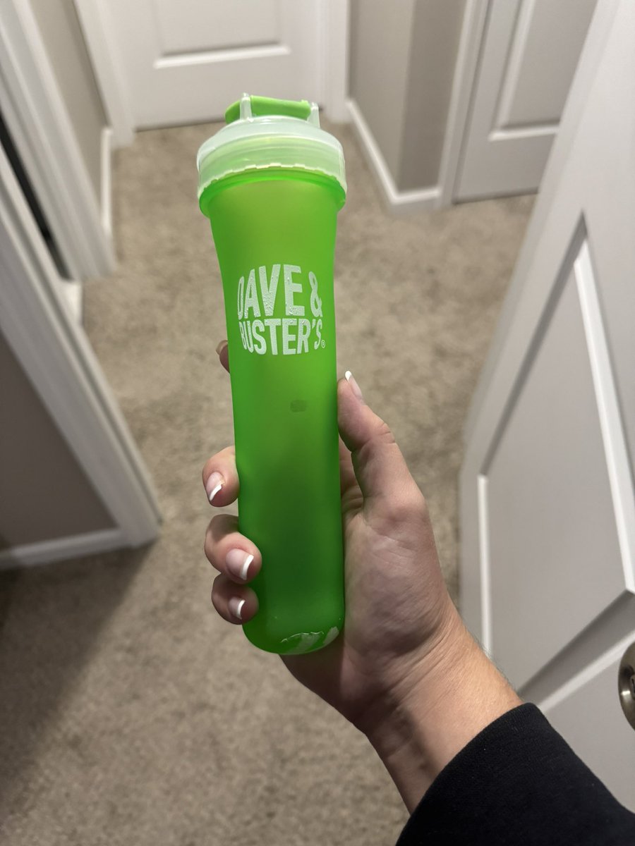 Just got back from our trip. MIL put the kiddos Dave and busters cup in the dishwasher. 

My mind went straight into the gutter 😩🤣😗