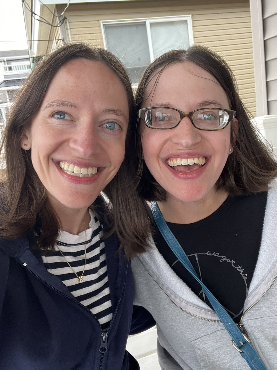 Gerry Ressler ❤️ Red tweet media