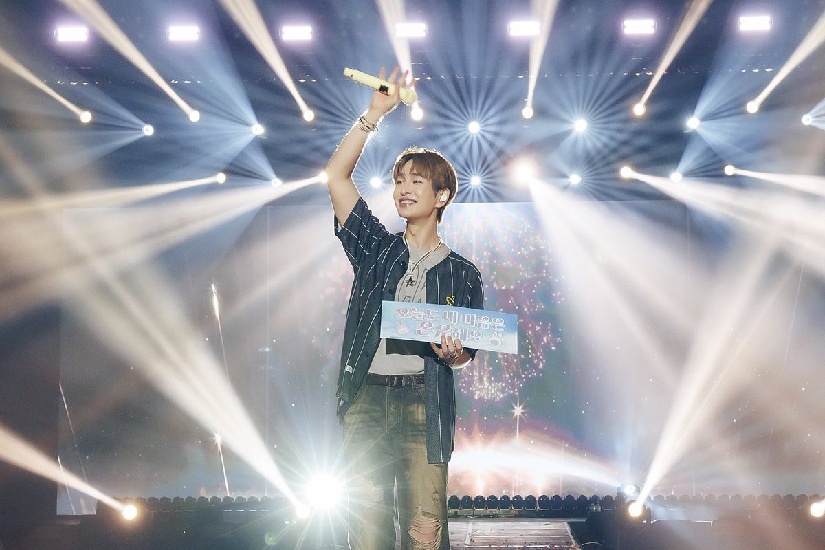 온유, 홍콩 이어 방콕까지 접수 “내 꿈을 이뤄지게 하는 원동력 찡구”

naver.me/FINSACqg

#온유 #ONEW 
#ONEWTHELIVE #PERCENT
#ONEW_THE_LIVE_PERCENT
#온유더라이브 #온유더라이브퍼센트 #온유콘서트
