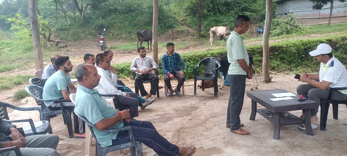 pathania_rs's tweet image. 🌾 Amidst challenges and strains, one commitment remains unshaken —
Public service is the greatest duty. 🙏
#PublicService #Commitment #ForThePeople #OnDuty #Pathania