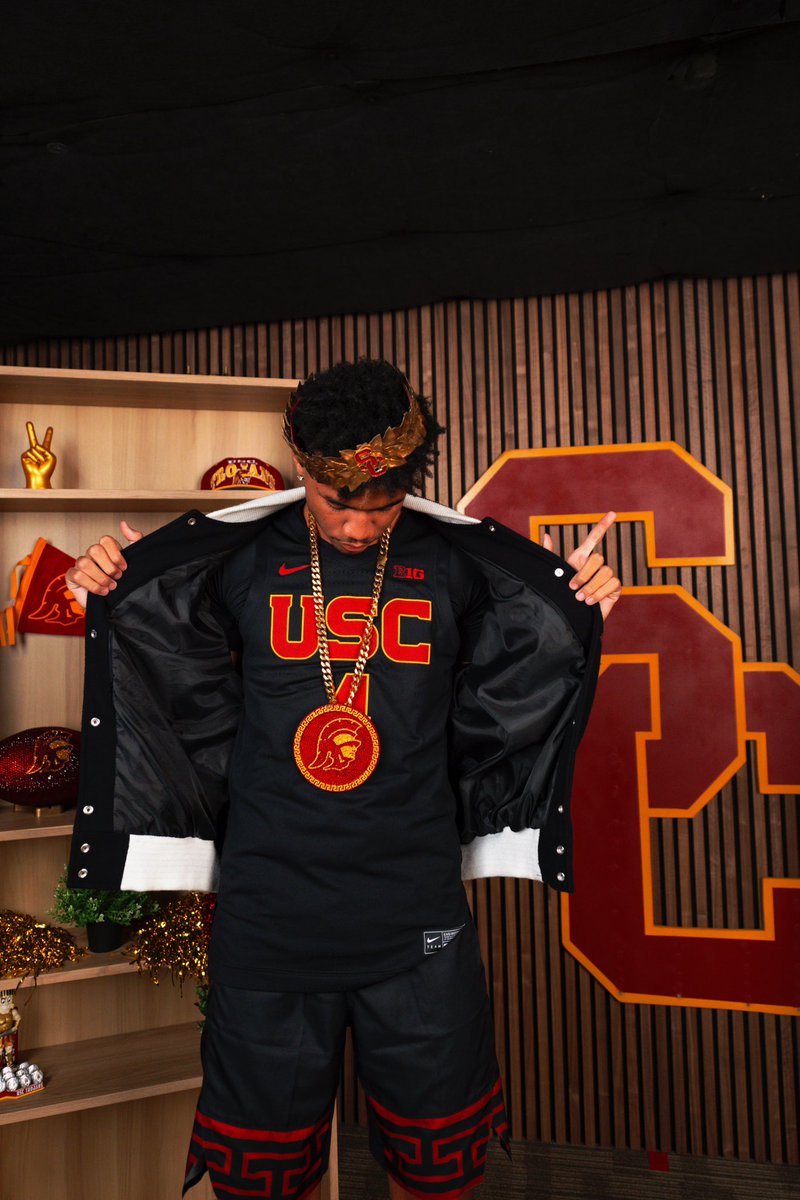AnthonyFelesi4's tweet photo. Trojan Nation?? ✌🏽 ❤️💛

#notcomitted
#officialvisit
#fighton https://t.co/3lq1DMOGGi