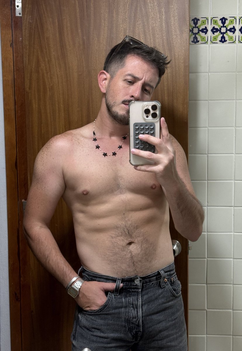 Emmanueell's tweet image. #PV