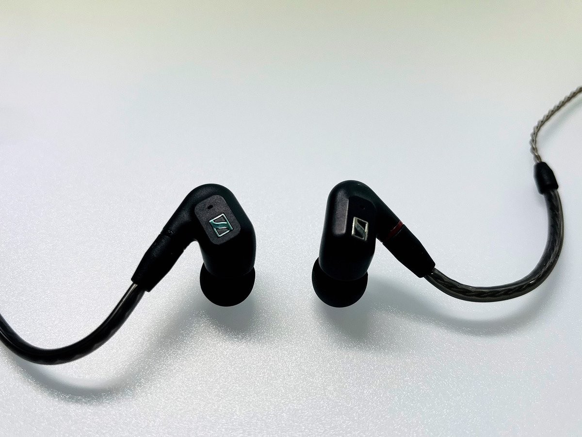 ゼンハイザーIE200 偽物と本物の見分け方 ・本物はロゴがシルバーでは