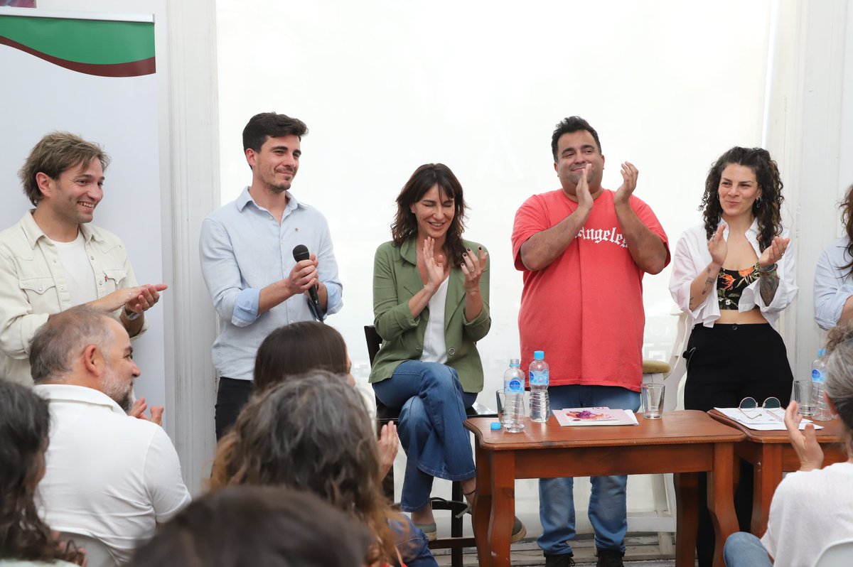 CSManuel24's tweet photo. Frente a un gobierno que ajusta y excluye, en #Córdoba elegimos organizar esperanza ✌🏼
Hoy nació la Usina de Ideas #Futuro #Federal, de la Mano de @FranZanichelli y @NataliaDLSok para construir desde el pensamiento, la militancia por una Córdoba y #Argentina justa y soberana. 🇦🇷 https://t.co/3P16bdiMko