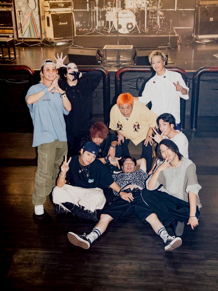 N∀OKI_ ロットングラフティー (@naoki_rotten) on Twitter photo わびさびTOUR
周南RISING HALL
w/THE ORAL CIGARETTES
<a href="/oral_official/">THE ORAL CIGARETTES</a>
オーラルと
あっちゅう間の2日間
難攻不落な周南を
やっとこさ超えれたわ
ありがとうございました
ほなまた
11月にお逢いしましょう
#わびさびTour
📷 <a href="/kawado_photo/">かわどう(Tabata Daiki)</a> わびさびTOUR
周南RISING HALL
w/THE ORAL CIGARETTES
<a href="/oral_official/">THE ORAL CIGARETTES</a>
オーラルと
あっちゅう間の2日間
難攻不落な周南を
やっとこさ超えれたわ
ありがとうございました
ほなまた
11月にお逢いしましょう
#わびさびTour
📷 <a href="/kawado_photo/">かわどう(Tabata Daiki)</a>