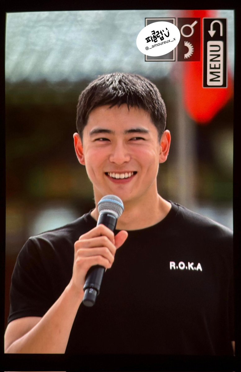 no matter how buff and hotter he gets it’s always going to be the dimples that win me over 😩