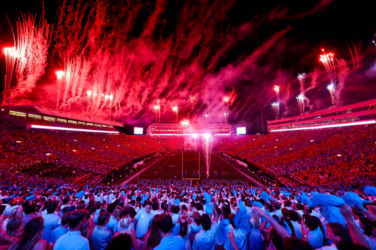 We get to play here 😍

#HottyToddy