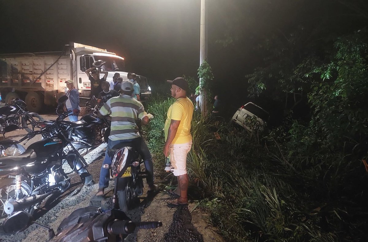 #ATENCION el humorista Lucho Torres y Parapeto se accidentaron en inmediaciones de Fundación. Ambos resultaron ilesos
