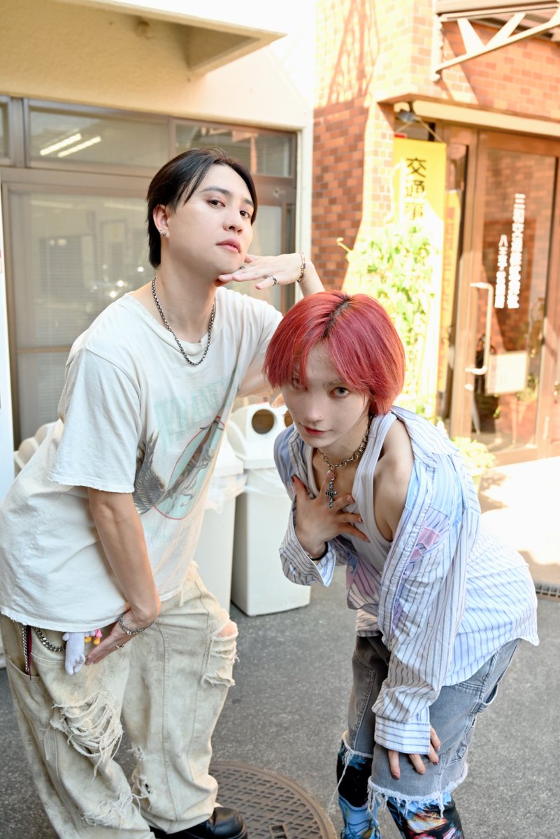 100liminal's tweet photo. \明日のワンマンに向けて
オフショ祭りの開催です/
OHLのセクシー担当!?
#OHL #ワンリミ #1HM
#ONEHUNDREDLIMINAL_NEXTSTAGE
#OHLオフショ祭り https://t.co/E7GnqiMWsi
