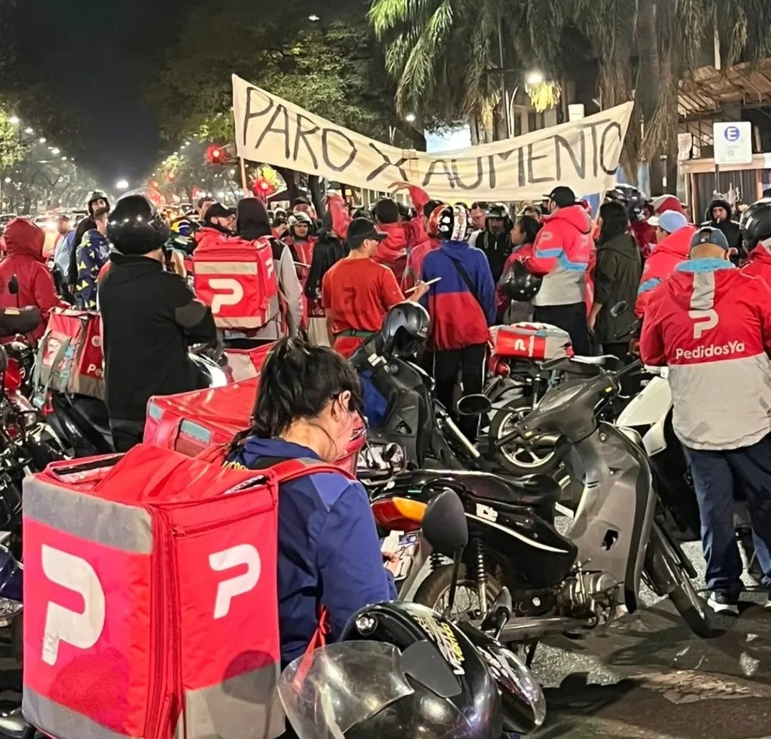 ¿¿No te llega el pedido??

Es porque los pibes y las pibas de Pedido Ya están de paro.

Corrientes y Pellegrini, Rosario.