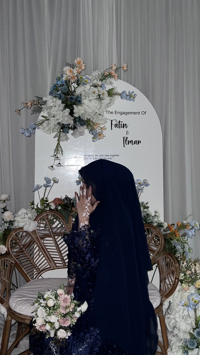 fatinnadiraaa07's tweet photo. officially 8y tgt &amp; 2m engaged ! https://t.co/dL3Qm70asw