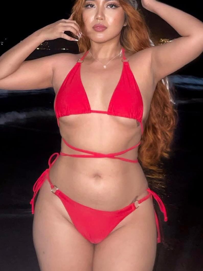 ลูกพี่ลูกน้องแท้กินนอนด้วยกันมาตั้งเเต่เด็กๆ ไม่คิดเลยว่าโตขึ้นมาเเล้วจะใหญ่เเละน่าเย็ดขนาดนี้ รู้อย่างนี้ตอนประถมกูจับเย็ดเเตกในหีเเล้ว #พี่สาวๆ
#วิจารณ์หยาบๆ