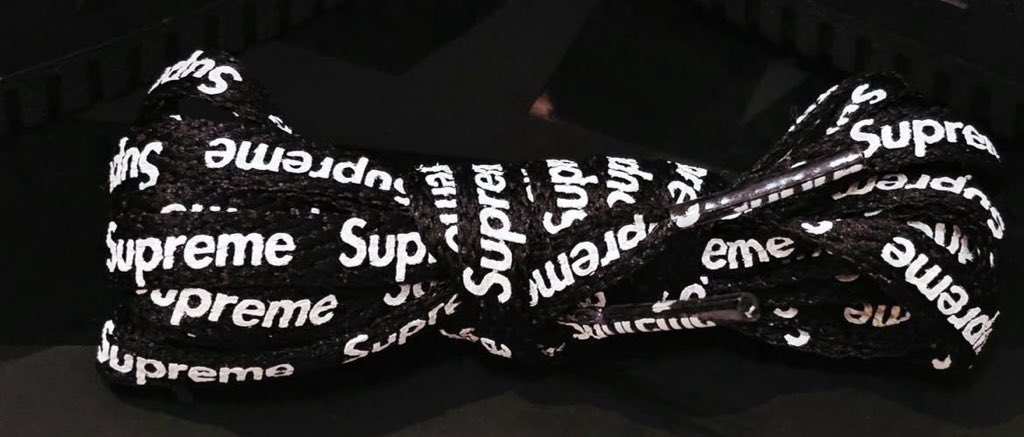 JustFreshKicks's tweet photo. Supreme x Nike Air Force 1 Low "Black/White" ⚫️⚪️

🗓️ September 18th
💰 $124 https://t.co/MeQm7taBYD