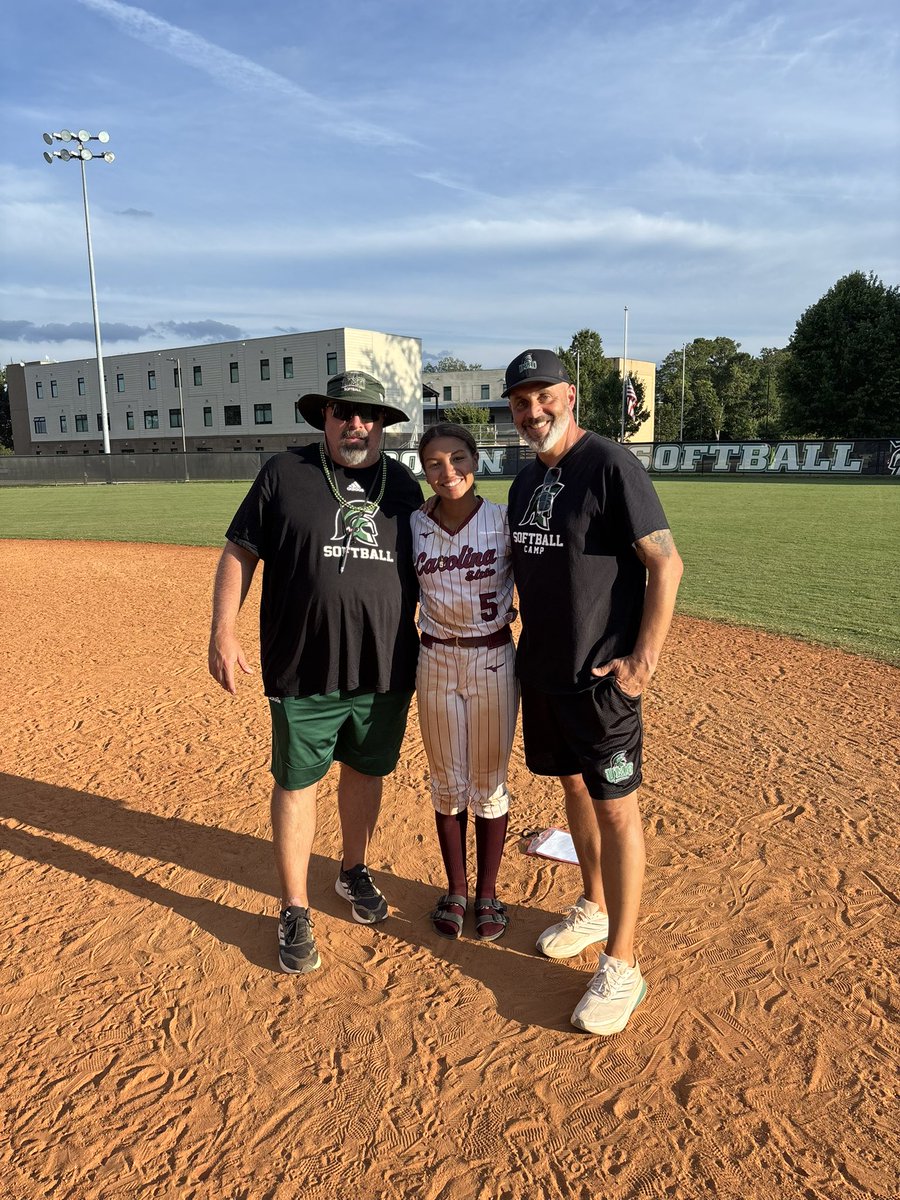 Adrianna_Gomez5's tweet image. I had a great time at the @UMOSoftball prospect camp today! I loved getting to talk to the team and the coaches along with meeting new people. Loved getting a tour of the campus ; loved the environment! Thank you @CoachJDeitz  and @TJSmothers for such a great camp experience !…