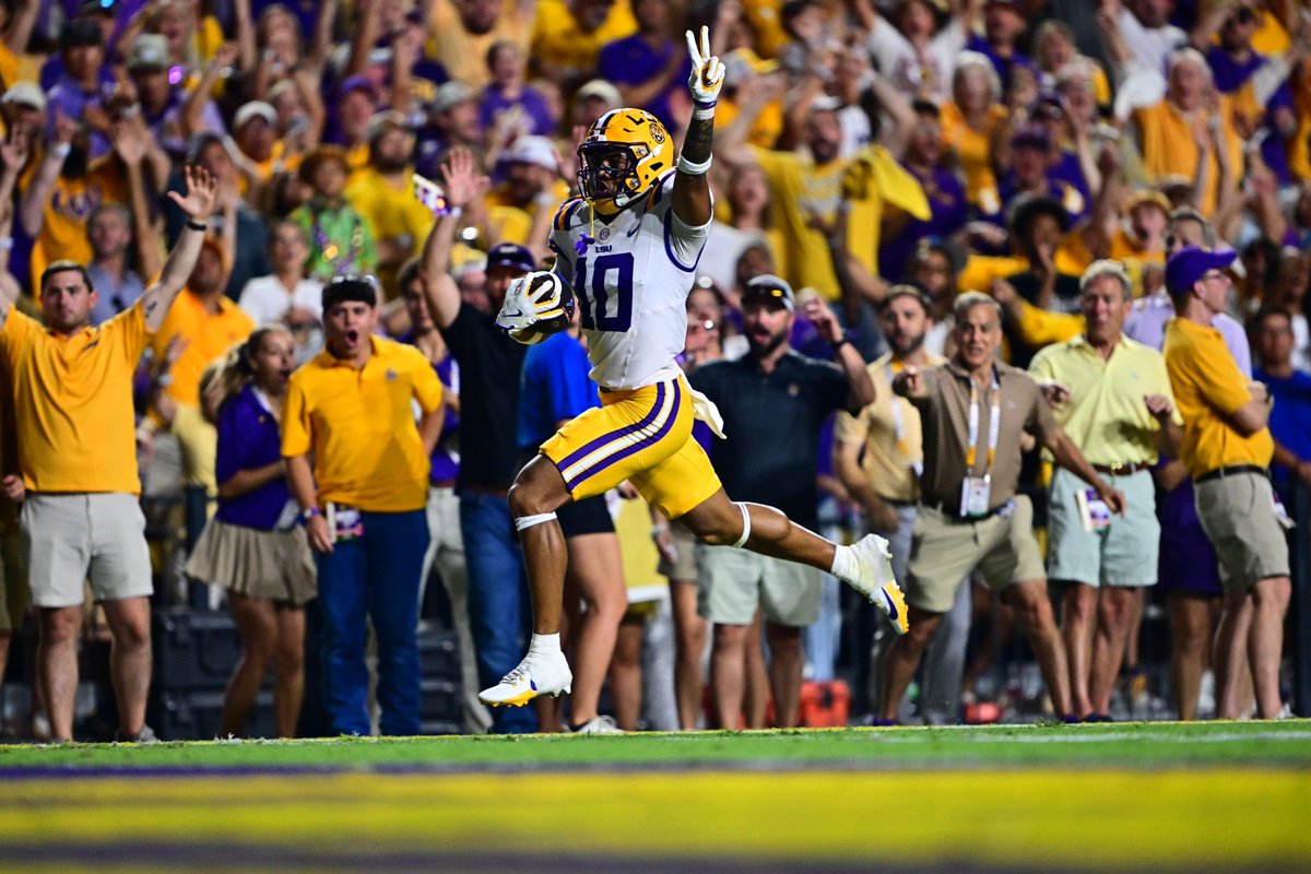 Tamarcus Cooley.
Deshawn Spears 2x.
AJ Haulcy.

The Rebirth of DBU is alive and well tonight.