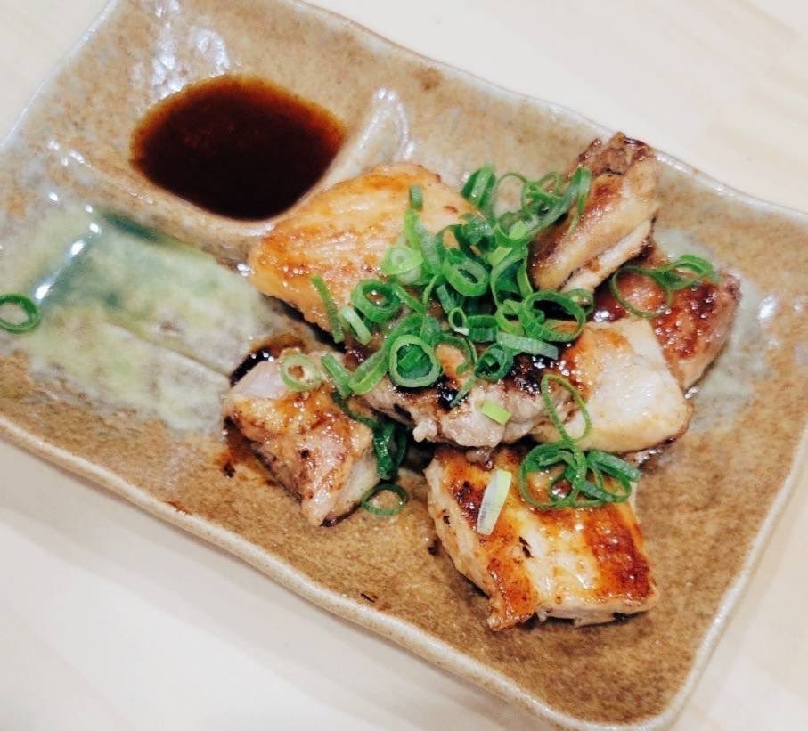 【とりにく鉄板焼 たかちん オープン🔥】

本日も開けました
ご来店お待ちしております💪

【写真】　とりモモ肉ネギポン酢　350円
ネギとポン酢であっさりと！
