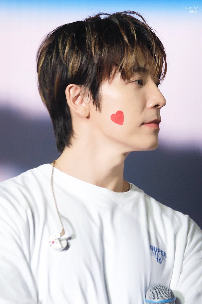imqqqii17's tweet photo. 小宝脸颊有爱心
#SUPERSHOW10 
#SS10_in_JKT 
#SUPERJUNIOR 
#슈퍼주니어 
#Donghae 
#李东海 
#이동해 
#ドンへ https://t.co/3Z8WzlGzXG