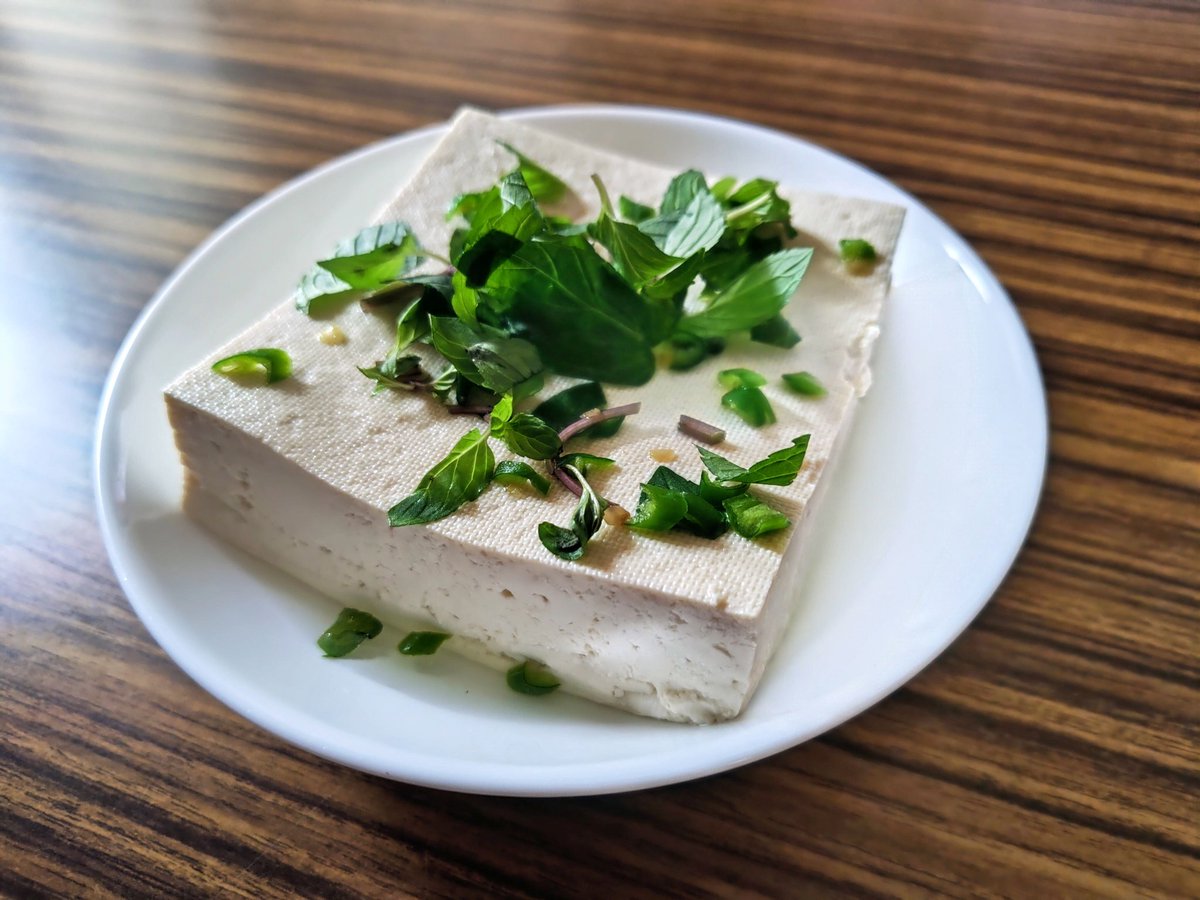 本日の薬味は、グリーンチリとペパーミント

五箇山豆腐食べてるつもりで硬め木綿豆腐

夏必須
