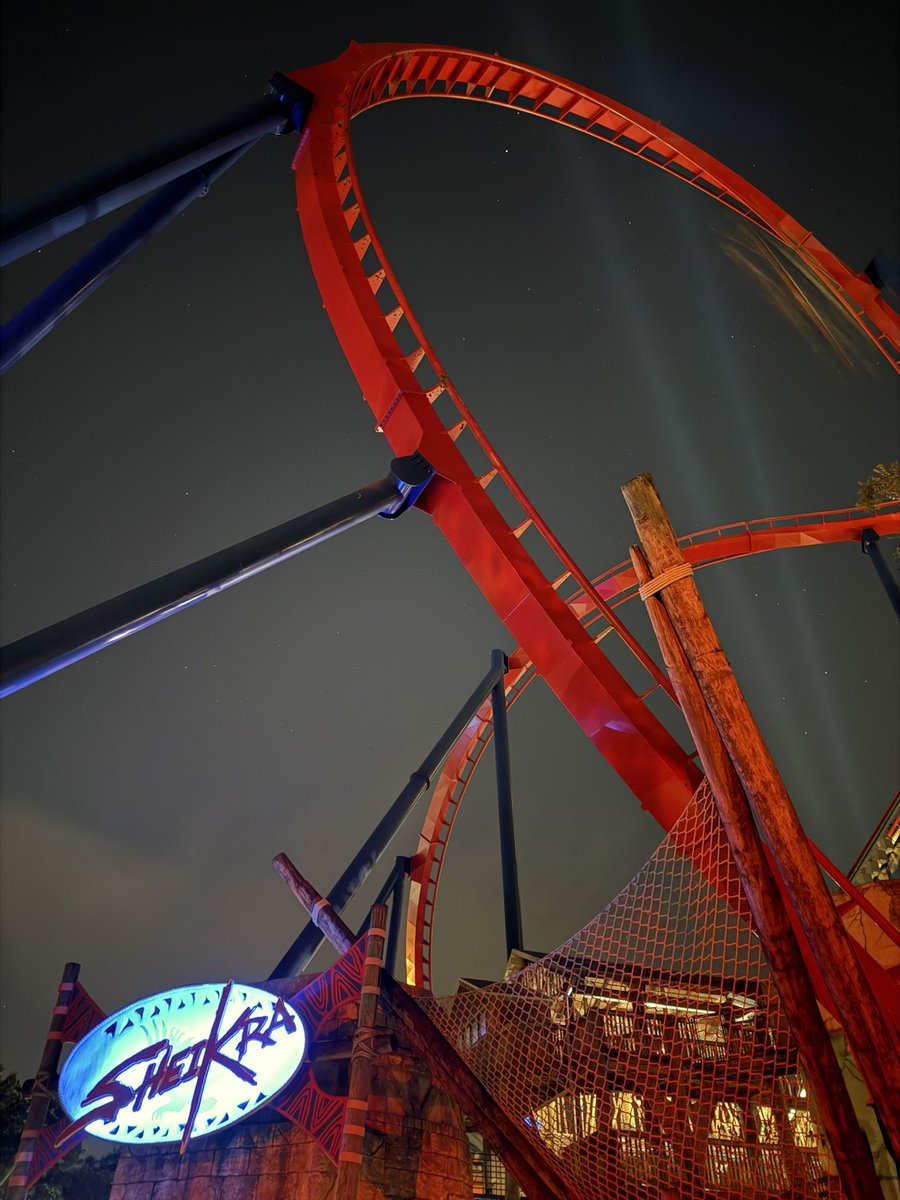 So <a href="/BuschGardens/">Busch Gardens Tampa Bay</a> wins the award for worst theme park I have probably ever been to. The whole park is badly run, has rude staff, is very overpriced, fast track is oversold, you are forced to pay for lockers and most rides are operated awfully.