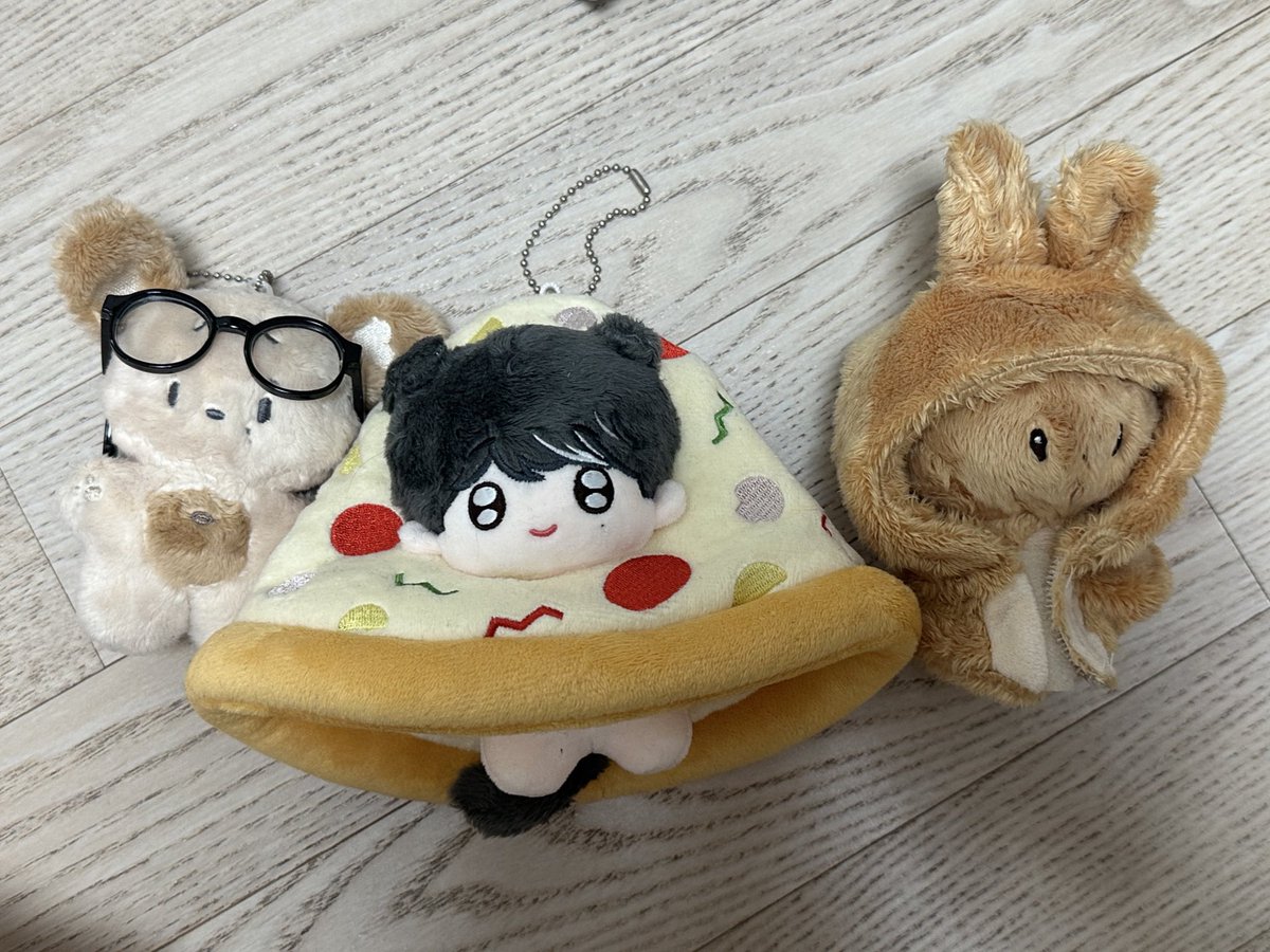 Xsyangdo's tweet photo. 세븐틴 도겸 인형 포카 양도 판매
입고 있는 옷도 다 드립니다
다 전시만 해논 인형이에요

도전이 - 2.0
쌀겨미 - 2.0
겸코코 - 2.5
운미포 
Sell ⭕️

에스쿱스 정한 조슈아 준 호시 원우 우지 디에잇 민규 도겸 승관 버논 디노 seventeen dk dokyeom인형 https://t.co/66f9EZR127
