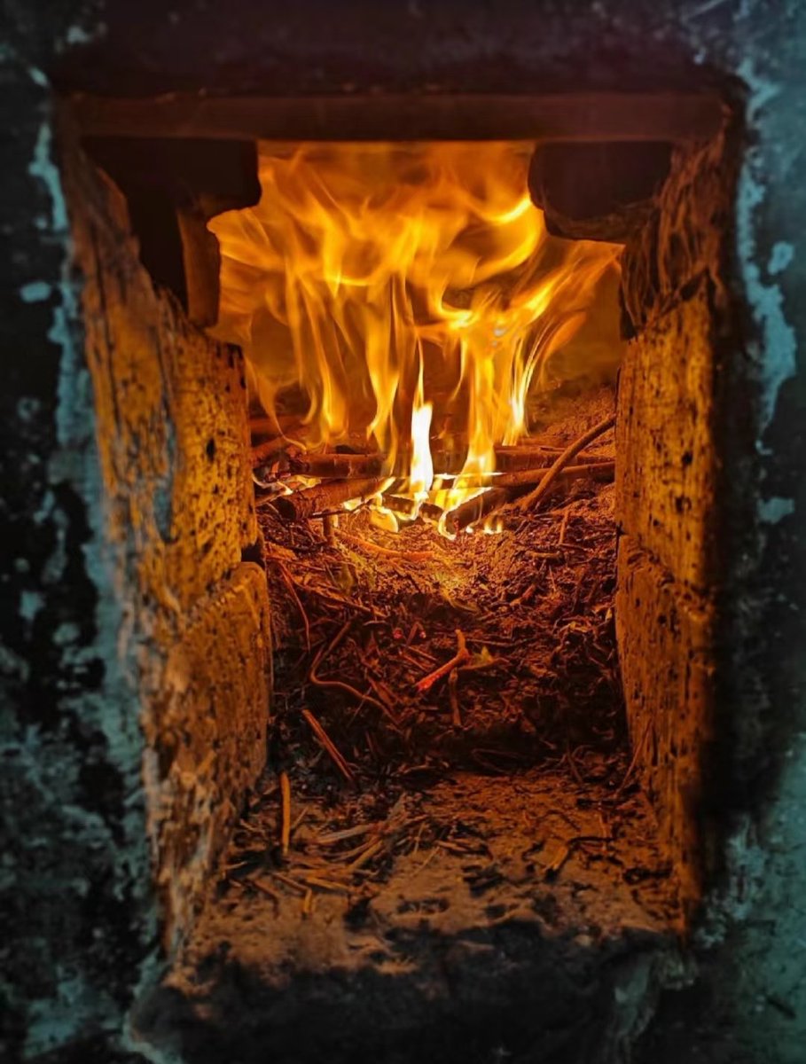 上联：柴进厨房灶孔亮
下联你怎么对？