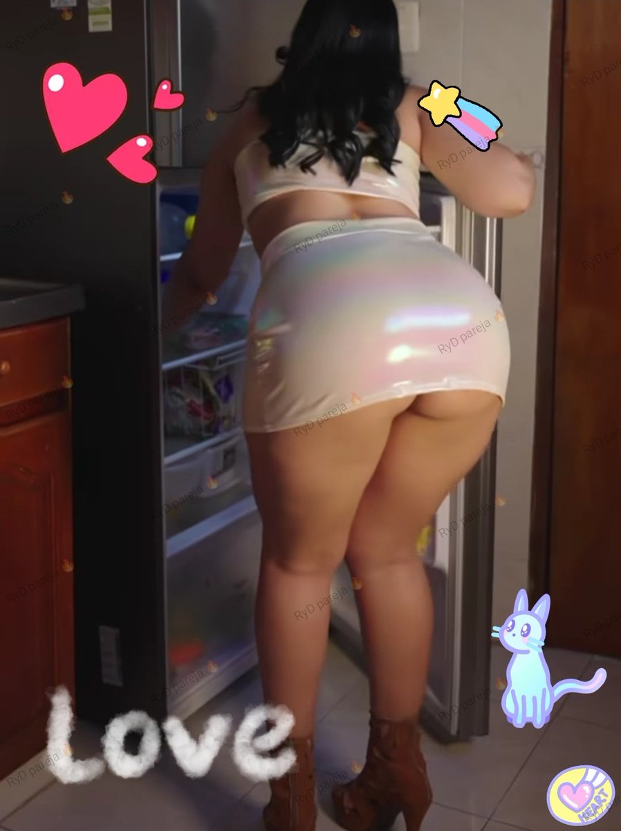 Que tengan bonita noche de sábado 😁 ya aquí recibiendo y atendiendo a los amigos de mi esposo para ver el clásico  besos 😘😘 que tal me veo 🔥🔥🔥🔥🔥🔥