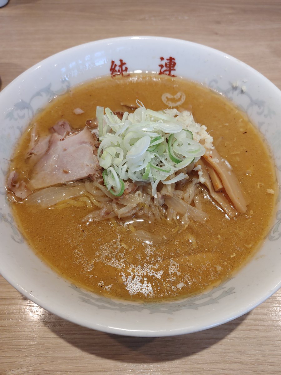 ADDress_life's tweet photo. 早期退職から3年後。

今回はとにかく広い北海道へ。

ラーメン・スープカレー・海鮮・ソフトクリーム…等々、全て鉄板の美味しさ(笑)。
新千歳空港は、グルメだけでも１日楽しめますよ～！

ADDressのX公式アカウント：@ADDaddress
#ADDressLife https://t.co/c6PesEbpJZ