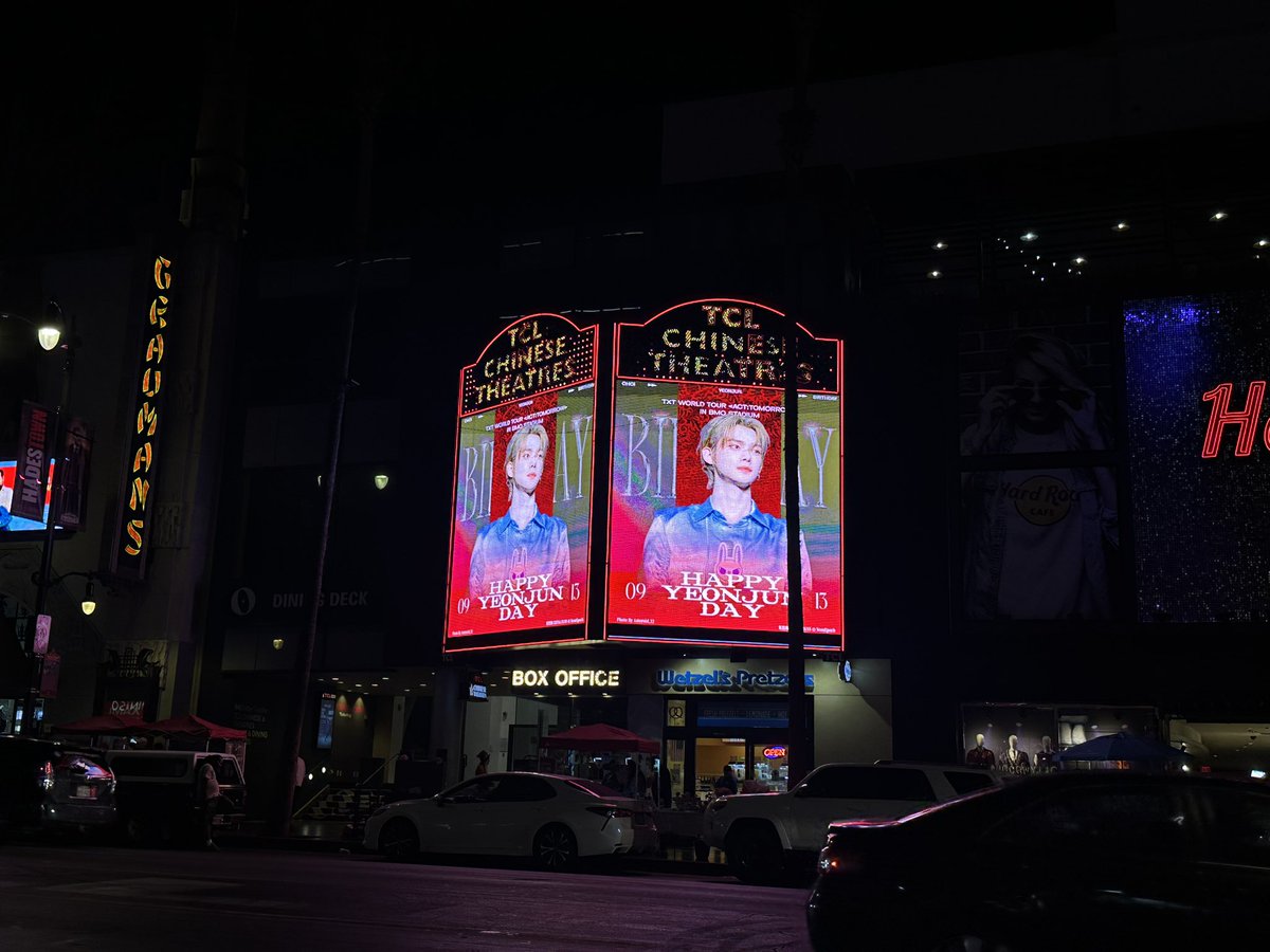 TXTOPlA's tweet image. YEONJUN BDAY SIGN ON HOLLYWOOD BLVD OMFG I JUMPEDKRJSK