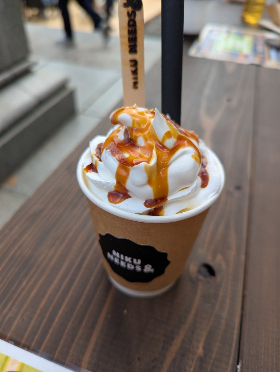 飲むクリームブリュレ✨🍁
ほろ苦く美味しかった(っ'ヮ'c)＜ｵｲｼｨｨｨｨ