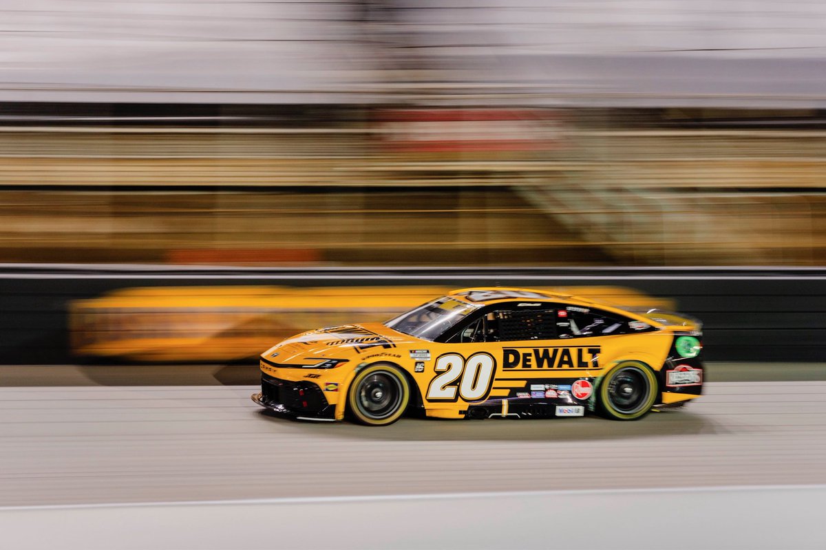 JoeGibbsRacing's tweet photo. .@CBellRacing WINS @ItsBristolBaby & advances to the #Roundof12!!
@DEWALTtough | #TeamToyota https://t.co/EMHgX4soM1