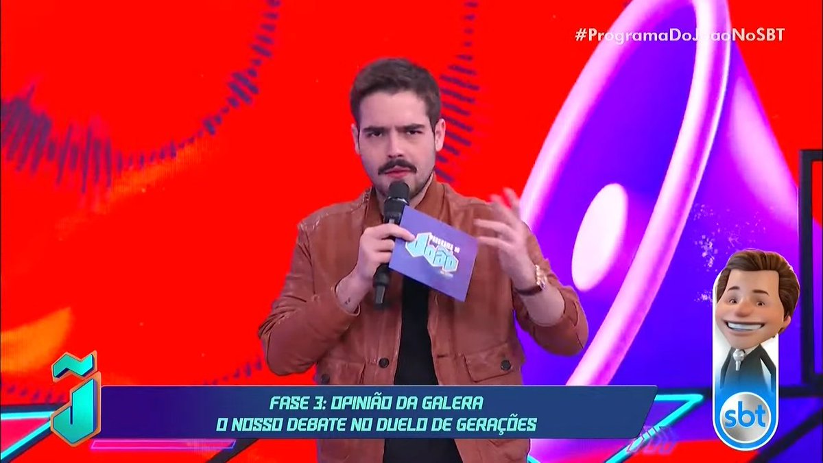 Brwala28098's tweet image. 00:25 - Silvinho aparecendo! 📯🥈 #ProgramaDoJoãoNoSBT