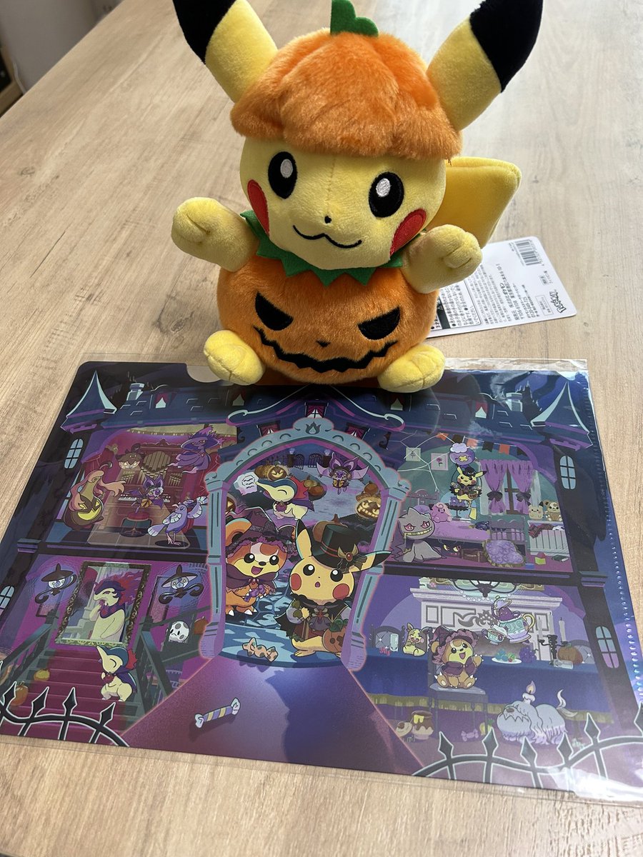 kuloe_darkhero's tweet image. 昨日ポケセンで勝った戦利品たち
クリアファイルがまぁお洒落🤩