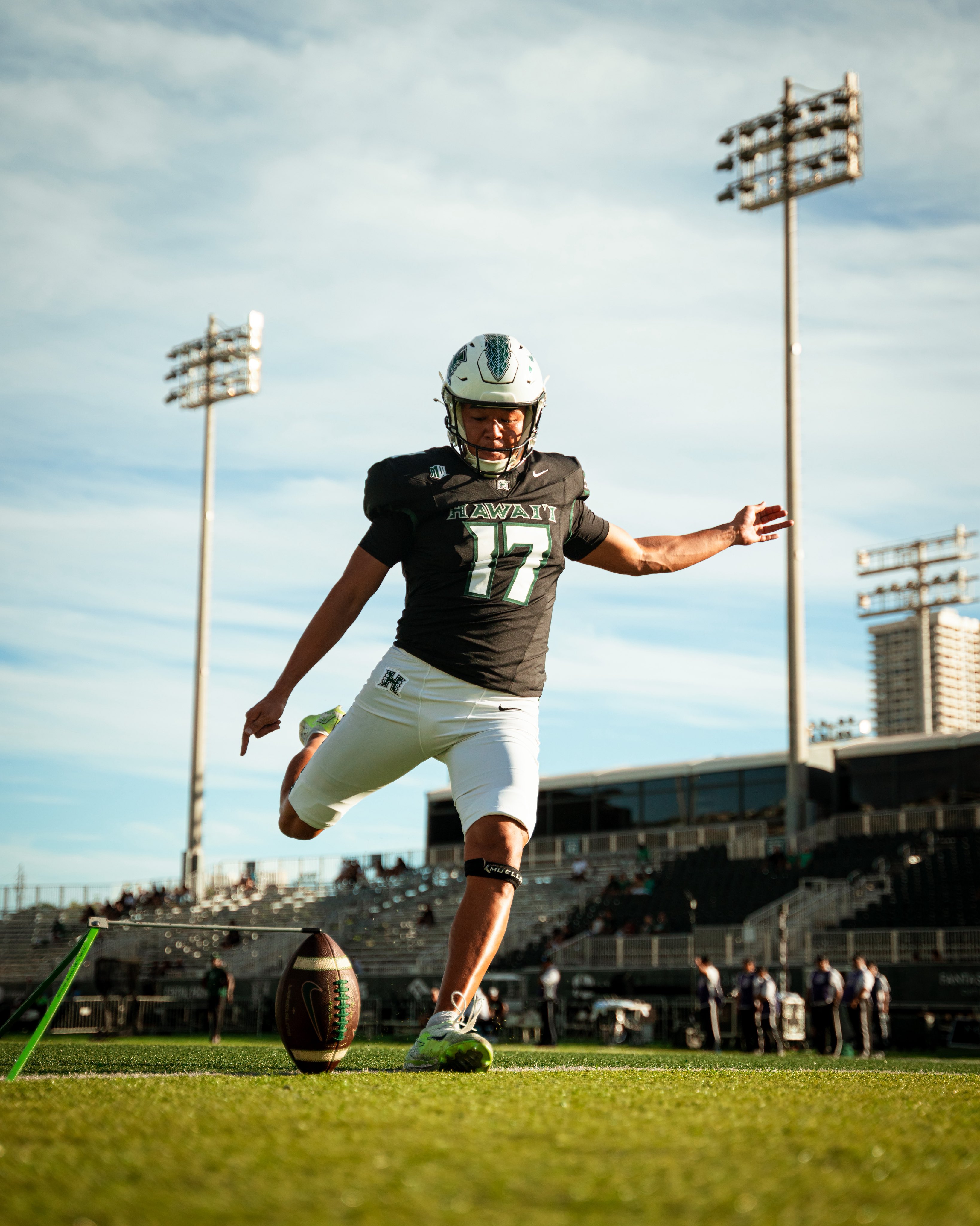 早い者勝ち 希少 ハワイ大学 ウォーリアーズ ヘビーウェイト ジャケット XL That 3-1 feeling 😎 #GoBows #BRADDAHHOOD #HawaiiFB