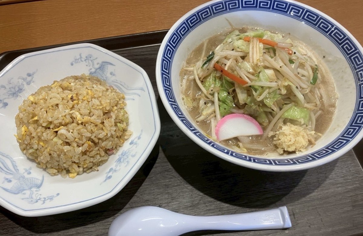 🍜トナリのタンメン最強の相方たち🍜

・ミニ麻婆丼🍚
・唐揚げ🍗
・ギョウザ🥟

さらに市原五井限定で…📢
半チャーハンという“究極の相方”も登場‼️

今日の気分はどの相方？

#タンメン
#トナリ