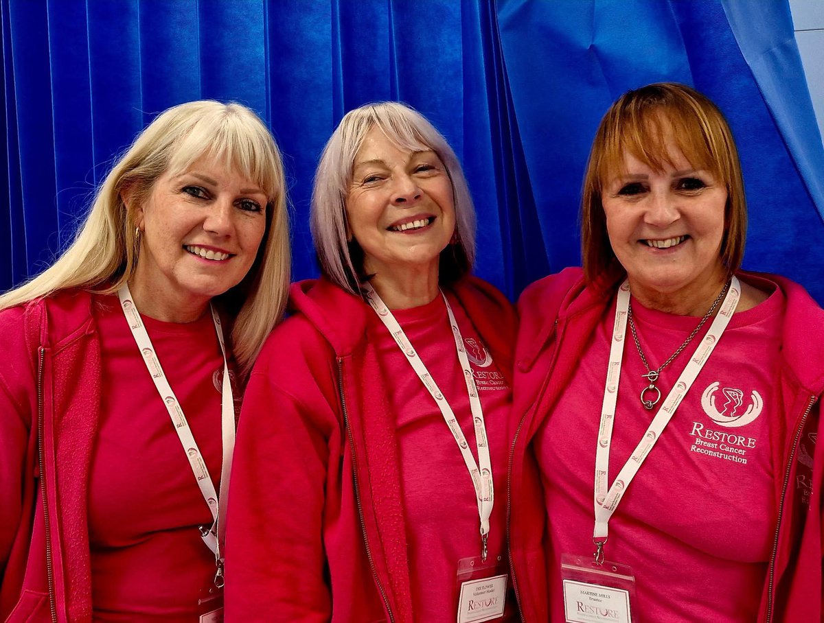 Thank you so much to our amazing models and Breast Reconstruction CNS (Mariamma) who still made it to St Thomas’ ‘show and tell’ event yesterday, despite the activity in the area! We had a busy information event with great feedback from the women who attended 💕
