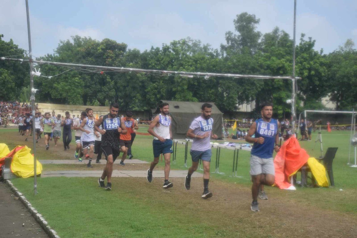bsf_jammu's tweet photo. Direct Recruitment for the post of Constable(GD) 2025 in CAPFs, SSF & Assam Rifles (PET/PST through RFID technology) concluded on 13 Sept 2025 at Ftr HQ BSF Paloura, Jammu. Total candidates called: 15,842 (Male: 14,137, Female: 1,705). The event showcased BSF’s professional conduct, transparent recruitment process, and seamless coordination with multiple formations. 

Govt of India's  initiatives for providing large-scale employment opportunities to the country’s youth continue to play a pivotal role in empowering young men and women with avenues for growth, self-reliance and nation-building. 

#BSFForHumanity
#FreeMedicalCamp 
#JammuFloodRelief 
#DutyBeyondBorders 

@PMOIndia @HMOIndia @BSF_India @OfficeOfLGJandK @mygovindia @diprjk @dmjammuofficial @PIBHindi @PIB_India @PIBHomeAffairs @ANI @ddnews_jammu @DDNewslive @PTI_News @MoHFW_INDIA  @airnewsalerts