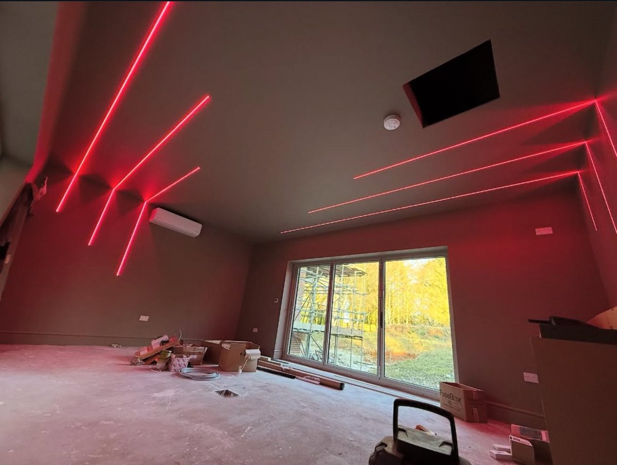 LecEtec's tweet image. We got the Rgbw recessed led lighting into new home gym started 👍 #arcled #gymlights #ledlighting #rgbw
