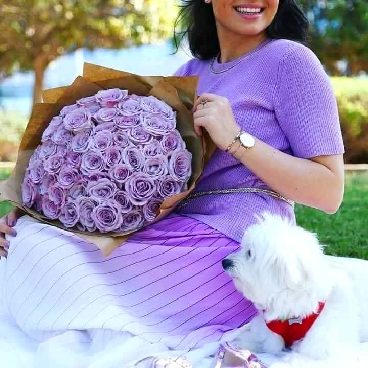 لو كان للحب صوت …
       لضجّ الكون بإسمك

أيضاً …
ولأن وجودك كسِحر بحر
له بداية بلا انتهاء
فأنا أحبك حتى الغرق
ولأن الحياة بعدك موت جميل
فأنا أحبك حتى الممات ..

#منتدى_زوايا_الأدبي