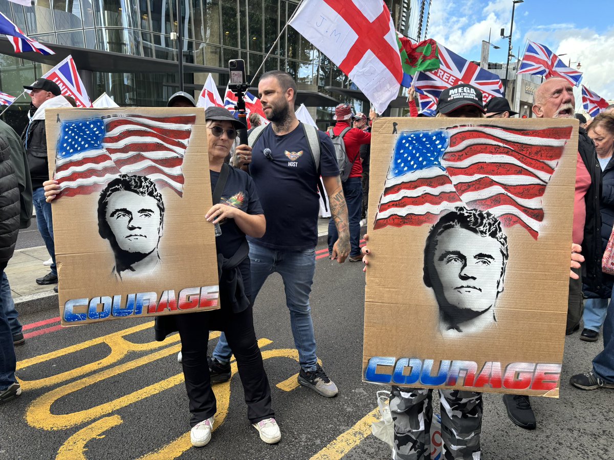 xkeeree's tweet photo. Yesterday at the @TRobinsonNewEra #UniteTheKingdom March. 
One thing I have always been envious of is countries like the USA that are extremely patriotic.The british lost it. We didn’t want to be anymore. But yesterday, it was felt in ABUNDANCE. 
Amazing atmosphere,happy faces 🇬🇧 https://t.co/1gKH8DfPIt