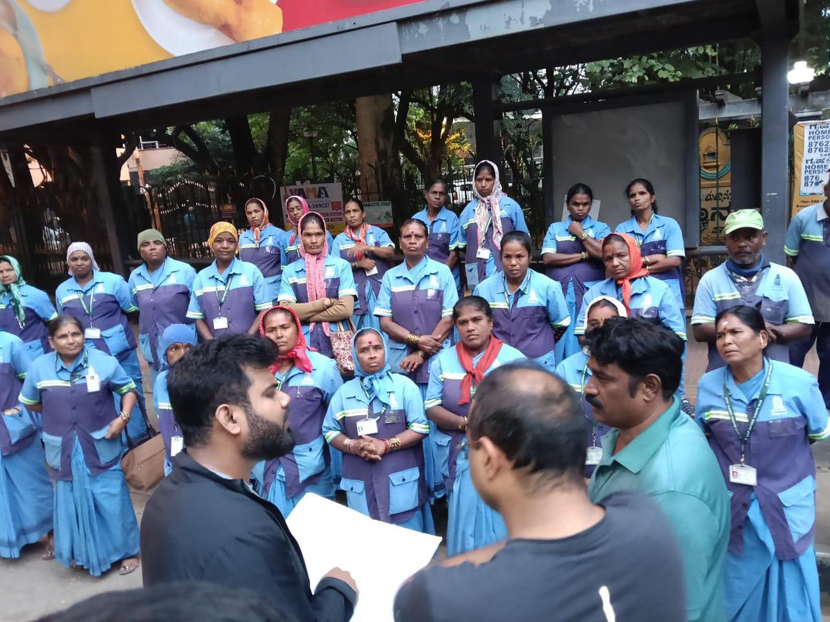 Surprise check in Banaswadi! North Corporation Commissioner P Sunil Kumar found 15 pourakarmikas absent out of 48 - but 6 on duty were marked absent. He’s ordered action against supervisors Balaji &amp; K Suresh Kumar 

<a href="/GBAoffic/">Greater Bengaluru Authority</a> 
<a href="/the_hindu/">The Hindu</a> <a href="/THBengaluru/">The Hindu-Bengaluru</a>