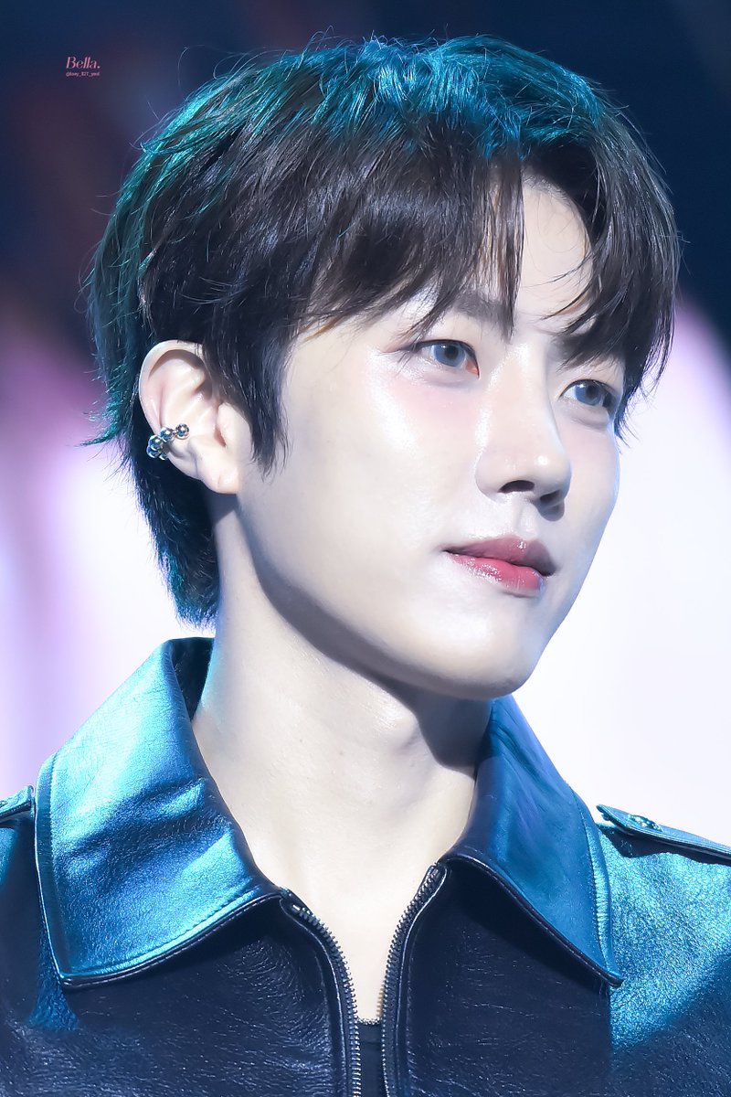 250831 #성열 #이성열 #인피니트 #sungyeol #INFINITE 

헤메코는 최강 꾸꾸꾸인데 얼굴이 너무나 청순 미남