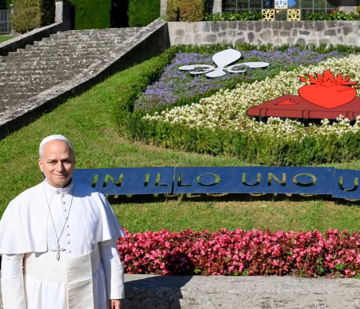 Centro di Alta Formazione Laudato Si' (@caflaudatosi) on Twitter photo Buon compleanno Papa Leone! 
Oggi Borgo Laudato si è in festa per te. Moltissimi auguri da tutti noi. Buon compleanno Papa Leone! 
Oggi Borgo Laudato si è in festa per te. Moltissimi auguri da tutti noi.