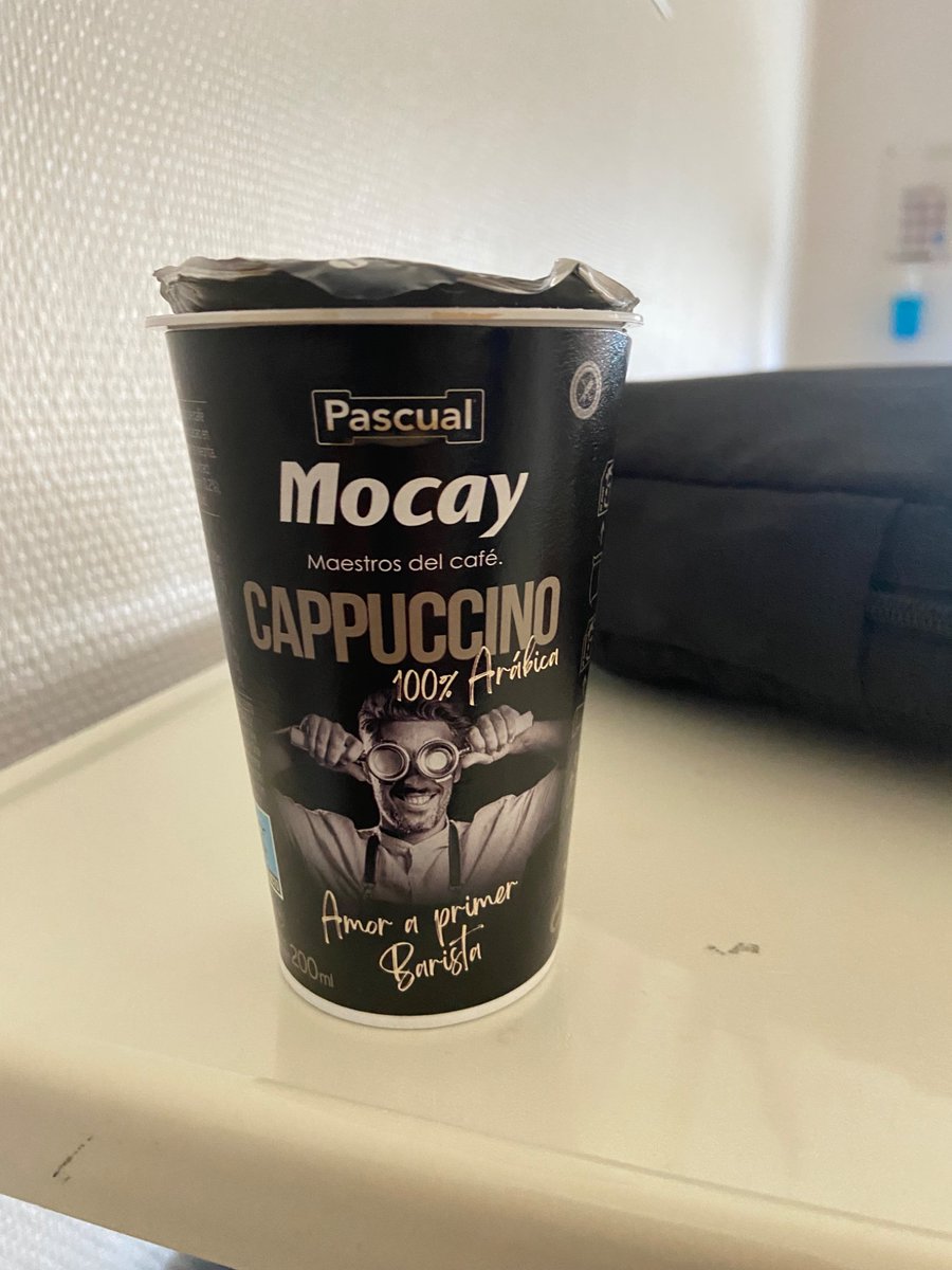 KikeRosh's tweet photo. @LechePascual_es @Pascual el café de la foto tiene un slogan: “amor a primer barista; pero es “odio al primer sorbo”: malo no, lo siguiente. Lejos del sabor a Cappuccino. Señores @Pascual los probadores  han perdido el paladar. Malísimo, he perdido mi dinero https://t.co/8hJss0MeRV