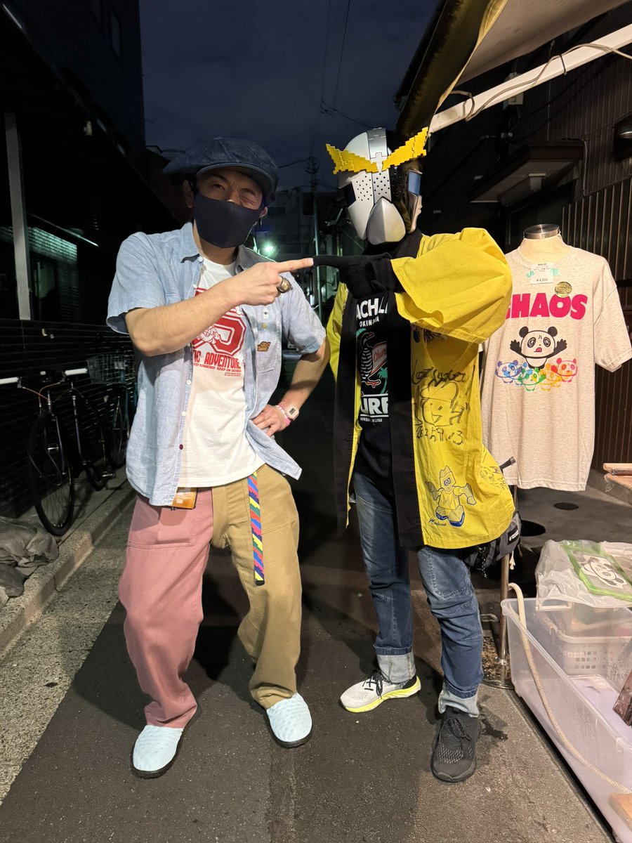 yallrocksick's tweet image. 2025' 9.13 14:00-21:00

『MADE IN CHAOS』

at 高田馬場@rocketiida 

→たこ焼きも美味しいし、滅茶苦茶楽しかった。
キューブリック監督を刷って頂き、どこでもシャイニングなどを購入しました。
ありがとうございました！

#7010GRINDCLOTHING
#ヒロコア
#どこシャイ
#英雄収集ツインジャー