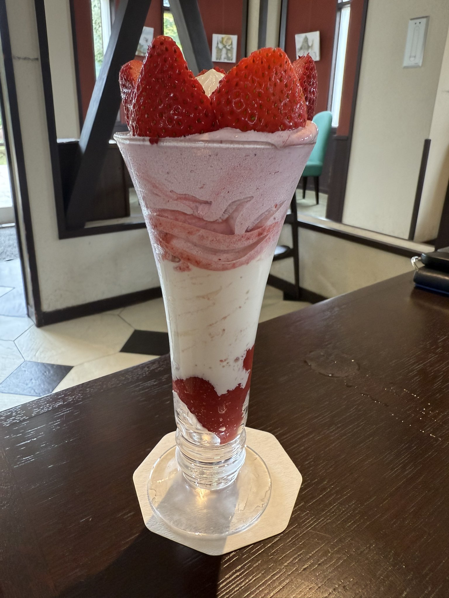 ①　いちごパフェ☆ CAFE CHALLENGER88靱公園 | . CAFE CHALLENGER88靱公園店です