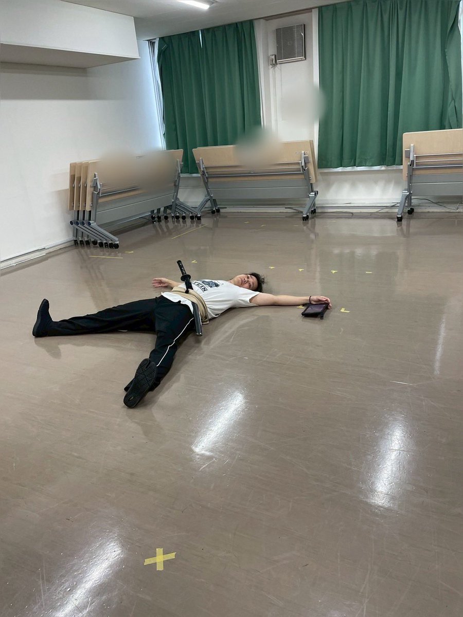 🔥昨日も稽古でした🔥

面白いシーンが沢山あり、
稽古場でも笑いが起きています‼️😄
殺陣シーンも進んでおります‼️
さぁ次回も楽しむぞ‼️

〜稽古がしたい添田さんを添えて〜

 #曇天咲く
 #劇団KIII