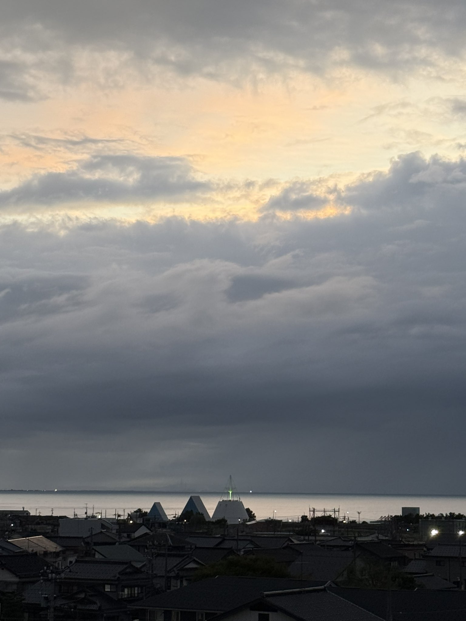 雲の壁 71waB1yR0gL._UF350,350_QL50_.jpg