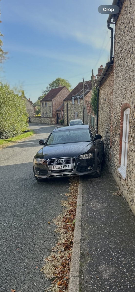 Pavement parking at its finest. 👍🏻💩    sunny #northcreake