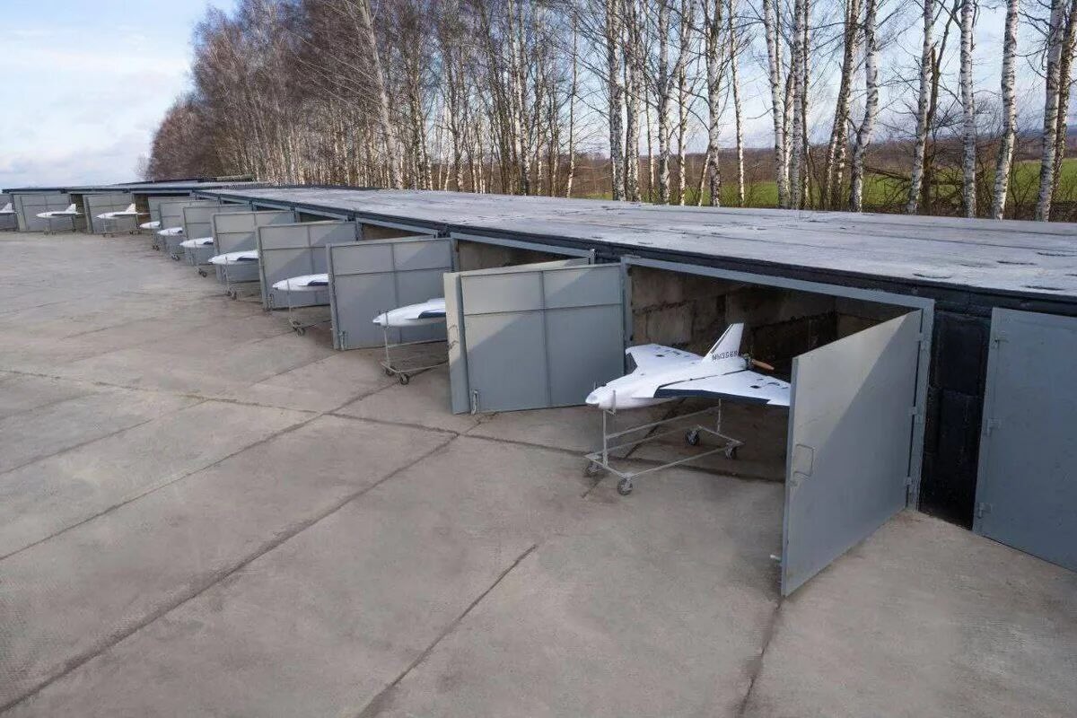 Nous attendons maintenant une rectification de l’Escroc de l’Elysée …

Les drones n'ont pas pénétré.

Les forces armées polonaises n'ont trouvé aucune preuve d'une violation présumée de l'espace aérien polonais samedi, ce qui avait conduit à faire décoller des avions de la force